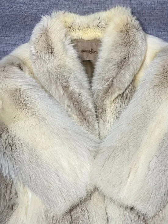 Vinatge NEIMAN MARCUS Fox Fur Coat - Picture 2 of 14